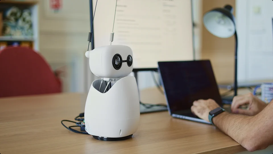 Reachy Mini robot by Pollen Robotics / Hugging Face